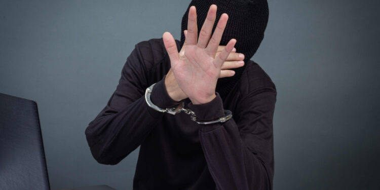 Mangalsutras Worth ₹4.29 Lakh Stolen